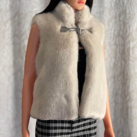 Vintage 90s White Faux Fur Vest Satin Lined Winter Glam Gilet Toggle Closure L‎ - Picture 1 of 8